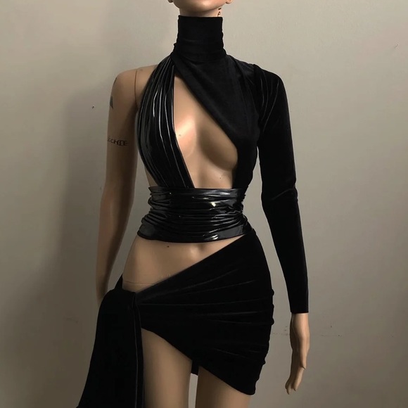 Custom made Calechie dress - Picture 1 of 3